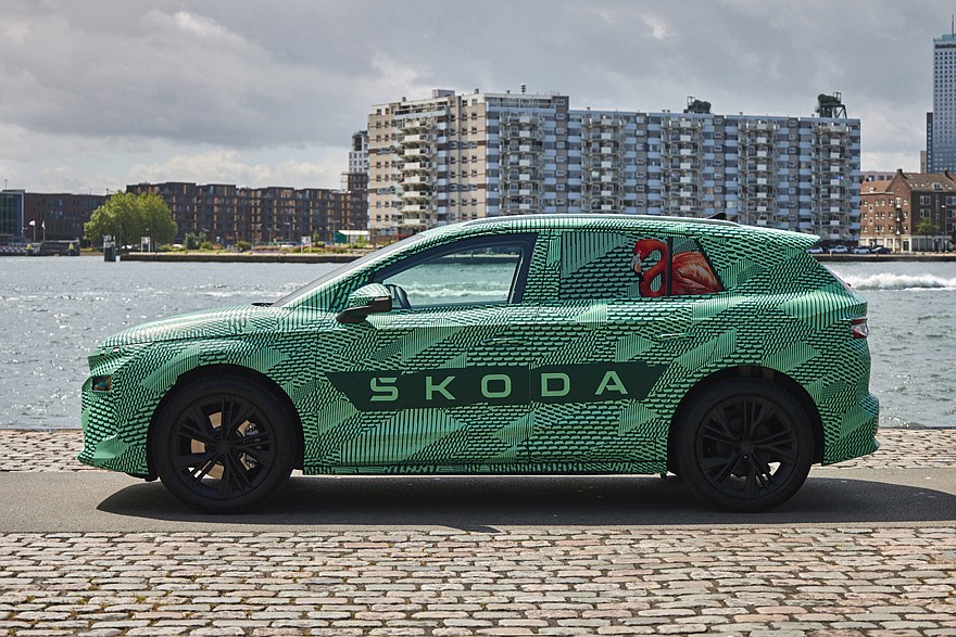 Новый кроссовер Skoda Elroq: фото и подробности